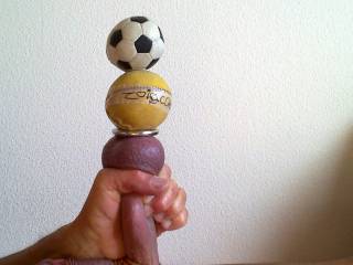 "Balls" being the monthly theme for June 2018, i gladly grabbed the chance, as a penis- and ballsack- (sexicity-device-)stretching specialist, to take up this challenge: illustrating and mingling sports balls with living (male) balls in a sexy way. Real!