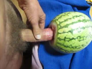 CUMMING AFTER PSUHING MY DICK INTO A WATERMELON. MOANING!
Pushing my big dick into a fresh and juicy watermelon ... please suck me off, honey!