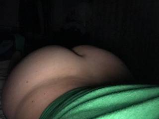 Who likes my gf,s big round ass!