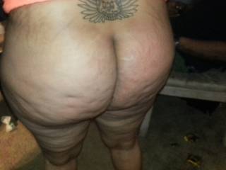 I'd love to get my hands on her nice phat ass!