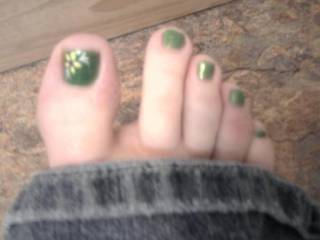 Pretty toes....hope to see them natural some day:-) thanks