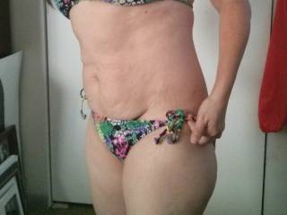 Bikini pics for your pleasure