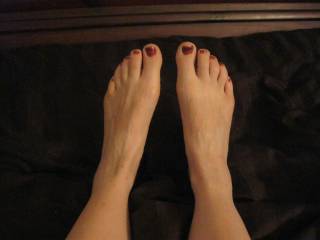 beautiful feet love to suck thoes toes