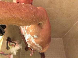 Love playing in the shower! Won’t you cum and join me! Looking for mature sexual playmates!