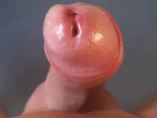 Watching Zoig makes me really horny 🤗 and my hard cock needs to cum! 💦😋 What naughty thoughts come to your mind? 😜😘