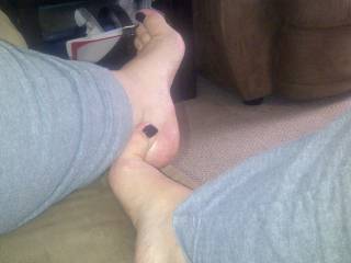 Mmm love to feel your sexy feet on my cock