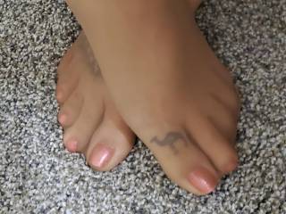 Pretty little nylon toes.. wanna make a mess of them?
