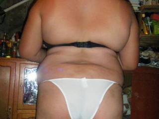 cute panties on a sexxy butt, very sensual, thanks!