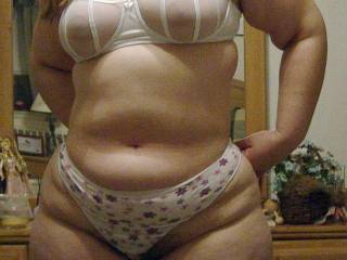 I'm about to have ejaculation fun, jacking off to this hot pic,   omg i love bbw  i love your sexy tummy i want to fuck you pull out and cum on your sexy belly
