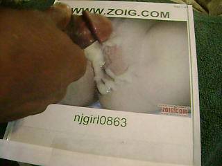 looks like your having some fun, now why don't you do that on one of my pics? my pussy can take that kinda pounding!
