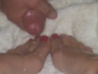 Hell yes!!! So hot.  Love those sexy feet ;)