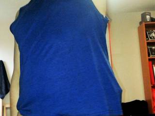 flashing my soft small dick at u!