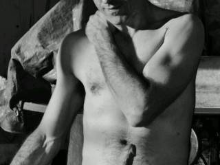 ...mmmmm, what a gorgeous big and smooth dick... you look ready for a nice, slow, relaxing blowjob...