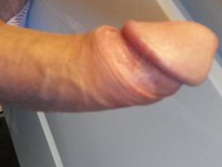 Nice cock.... I'd luv to suck on it and tongue that ass