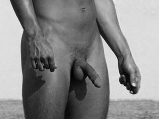 i too have been to nude beaches.. love your manly sexy slim body and your gorgeous cock. wonder if your ass is as delicious?? i think so honey