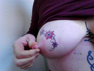 A pic of A Sussex Submissive's thick nipple getting some play!
It helps that they are always braless.