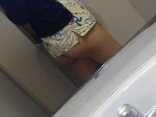 The wifey sending me a picture of her bare ass during work