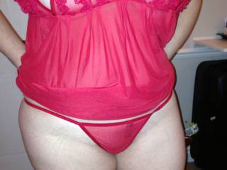 Wife loves showing off for men, who wants to come and take there own pics xx