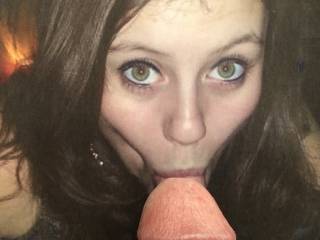 Who wouldn’t want to see Mrs Blowjobcouple looking up with her enchantingly seductive eyes and her mouth filled with a cock like this? I know I would😏
