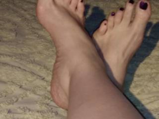Look at her long beautiful sexxy feet. I love to kiss them suck on her sexxy toes and stroke my BIG ROCKHARD COCK with them. INCREADABLE