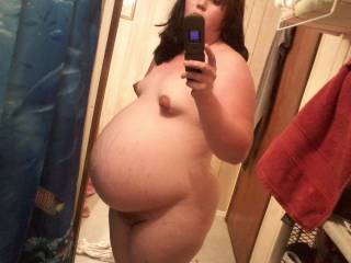 Wow, very sexy.. I have a special cum cream i would love to apply on your pregnant belly... :)