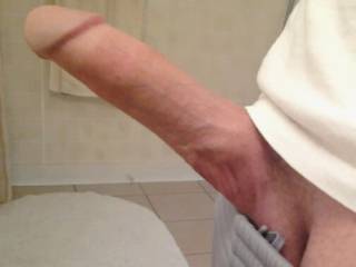 id rather blow him before the shower.. i want to smell his strong masculine aroma and taste his sweaty scent from being contained all day.. mm pulling out a big dick and laying him on my face smelling his aroma is so arousing for me