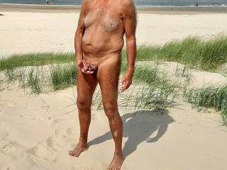 i like it to visit nude beaches to show my body to other