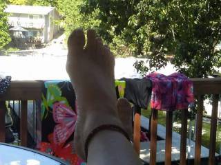 These toes need your cum