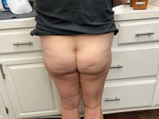well....who wants some of that milf ass