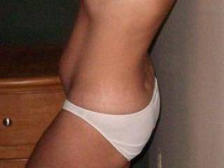 Wow very sexy body and cute face n smile too!