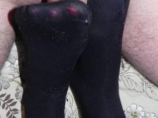 Omg that pic has made my cock as stiff as a piece of steel I want to worship those sexy toes let me b ur foot slave I will get them nice and worked up for a double footjob please