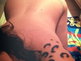 love to see thar view of you when your sucking my cock babe you got a great ass slut