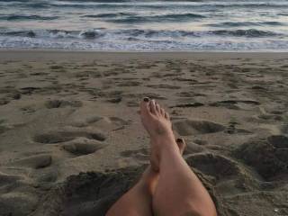 Awesome evening on the beach and this picture of her beautiful thick legs and pretty little toe's