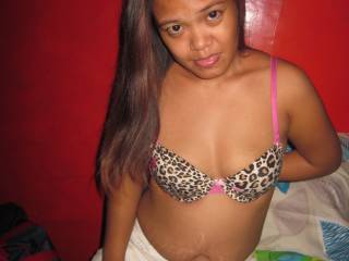 Jane a horny housewife,from Cebu ..............

She do evrything what will do whit her ?