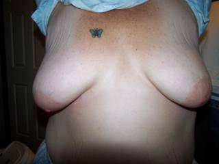 love these titties love to suck on them anyone else like to?