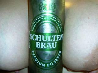 Mmmmmmm...cold beer and big beautiful tits, two of my favorite things!