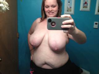 If i lived in the area i definitely would love to play with her. Those are some luscious titties!