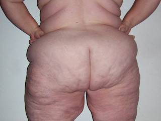 Thinking i'd like to pull those butt cheeks apart, bend you over and fuck the shit out of you !