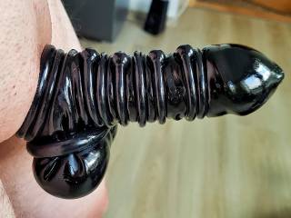 Big latex dick, ready for you 🖤