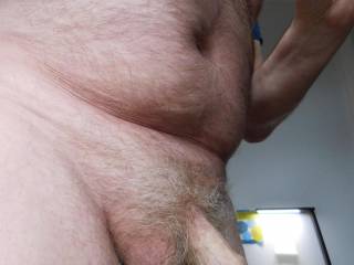 Fully grown pubic hair! To the hairdresser or not?