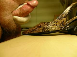 hope you licked it out of her shoe afterwards, I love the taste of cum licked from my wifes sweaty shoe ;-)
