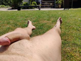 Finally summer, time for som sun on the pale body. And som hair removal ;-)