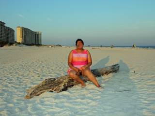 I am normally shy about being nude in public...it blew hubby's mind when I suggested we take some naughty pics on the beach!