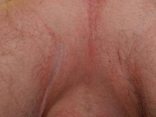Here\'s a very good look at my asshole that would make your cock feel great!
