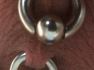 this piercing i get from someone who had it in her clit. After long waiting and asking to chance her clitpiercing with mine i finaly get it and never take it of